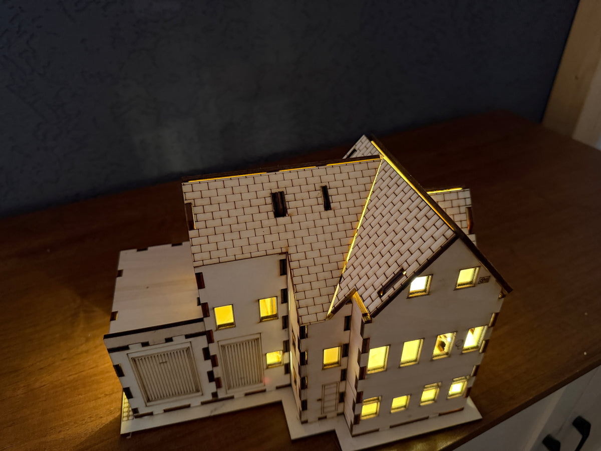 Hausmodell nach Foto – personalisiertes Wunschhaus optional mit Beleuchtung & Stern