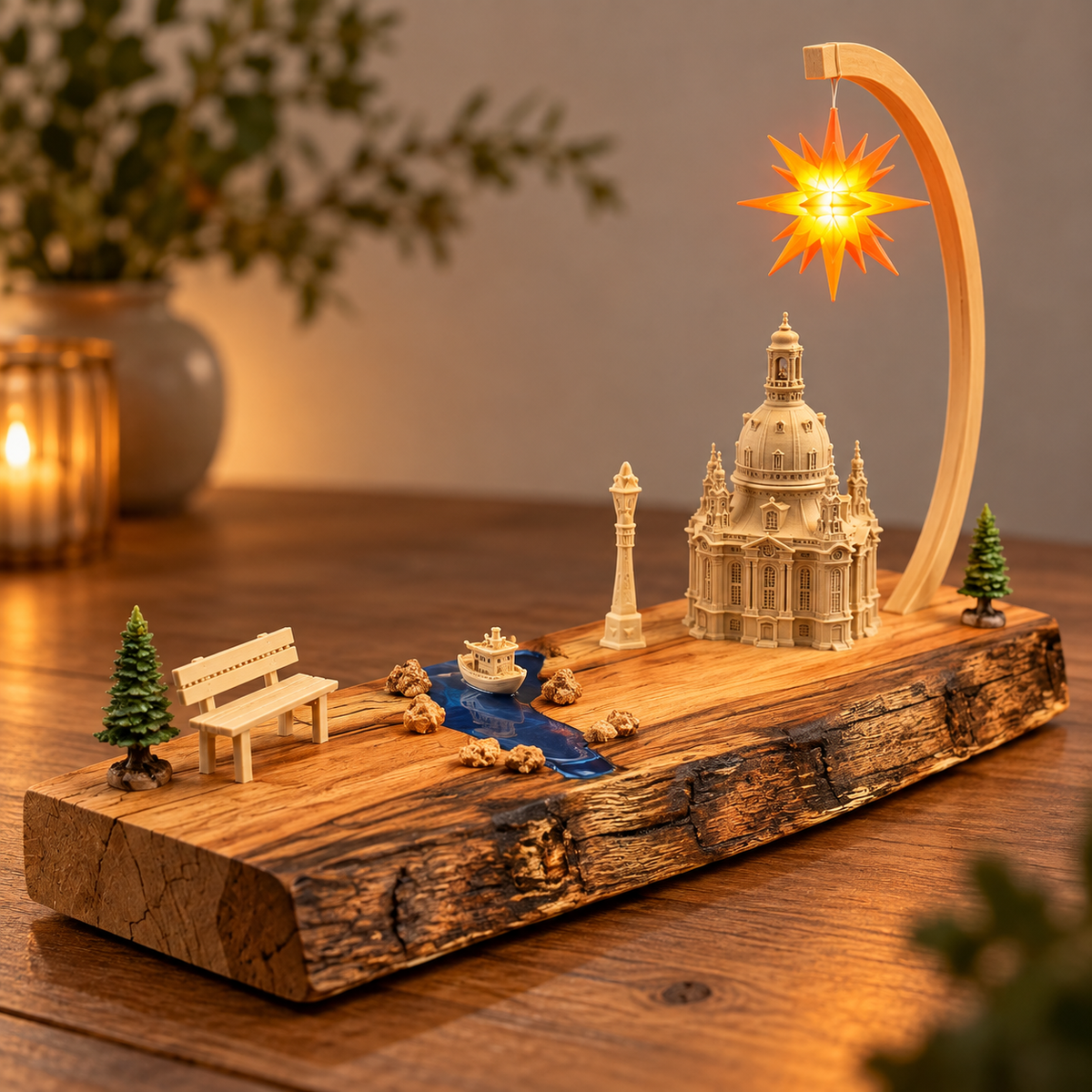 Dresdner Frauenkirche mit Epoxidharz-Elbe, Miniaturdetails und apricotfarbenem Herrnhuter Stern® als handgefertigte Holzdeko