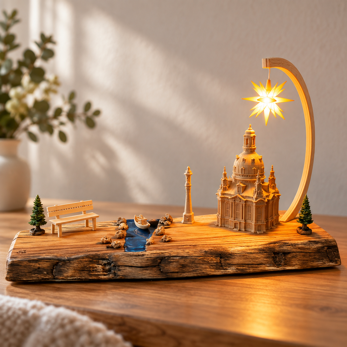 1. Dresdner Frauenkirche mit Epoxidharz-Elbe als handgefertigte Dresden-Szenerie mit beleuchtetem Herrnhuter Stern®